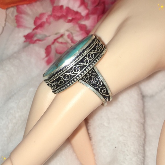 Fabulous Natural Turquoise Gemstone Handmade Ring - Picture 4 of 5